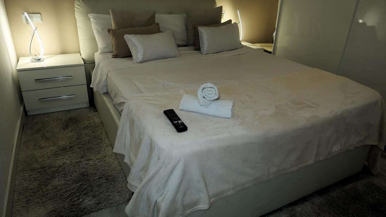 Entire Apartment , 2 Bedrooms Newly Remodeled Center Sitges Barcelona Dış mekan fotoğraf