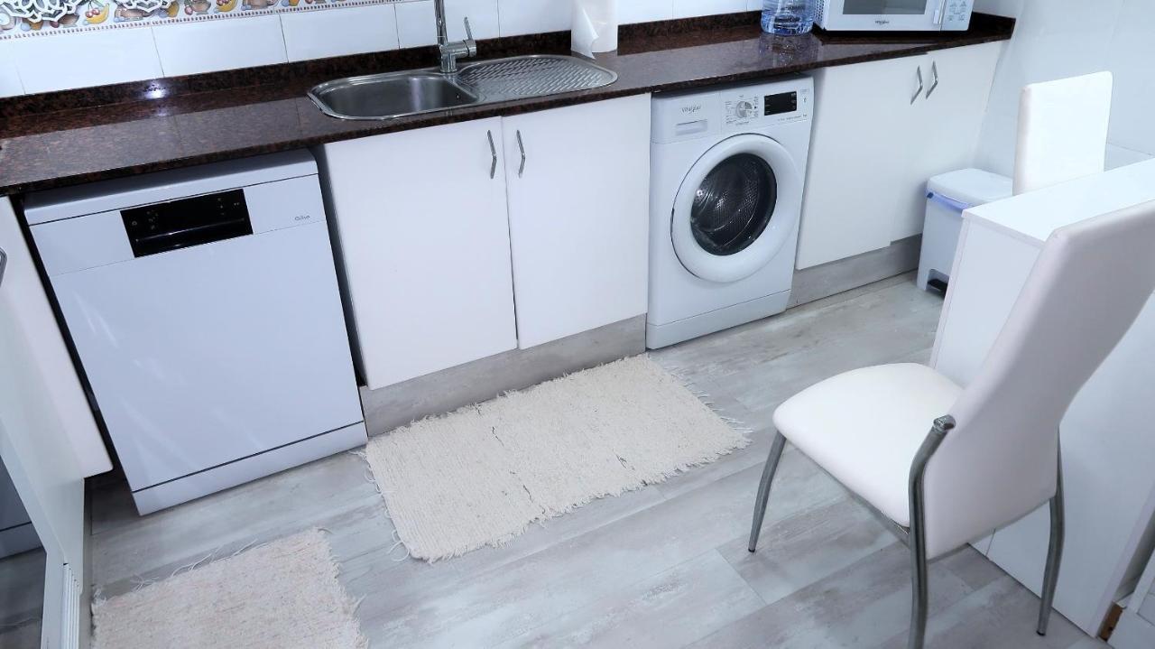 Entire Apartment , 2 Bedrooms Newly Remodeled Center Sitges Barcelona Dış mekan fotoğraf